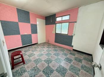 力霸街清幽邊間平房