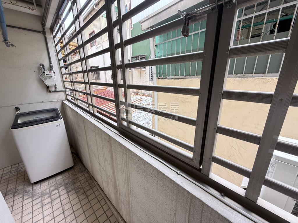 國泰東區朝南３房美寓房屋室內格局與周邊環境