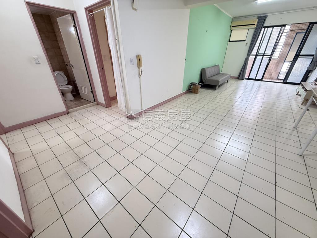 國泰東區朝南３房美寓房屋室內格局與周邊環境
