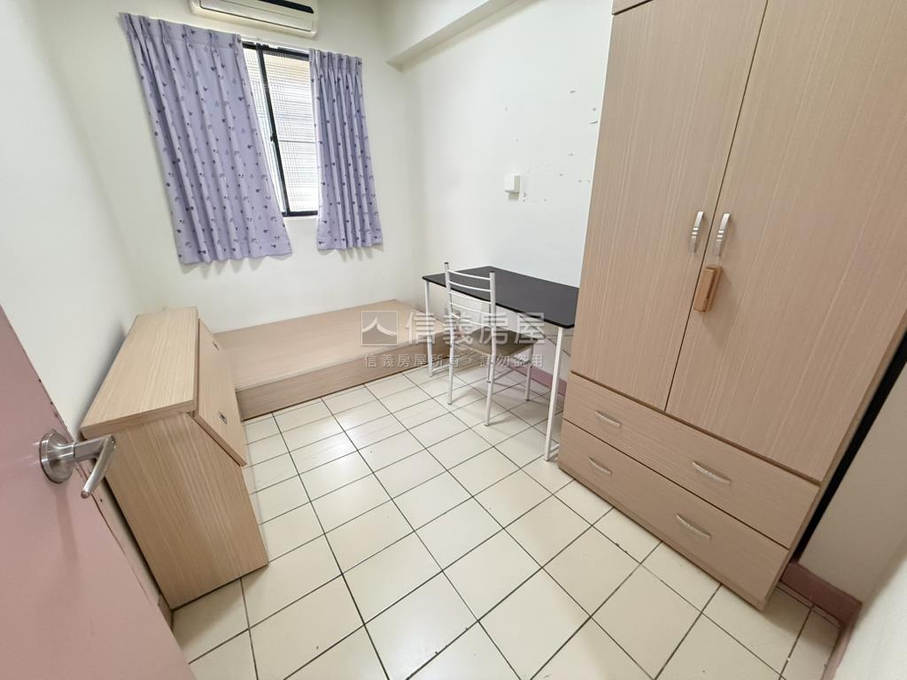 國泰東區朝南３房美寓房屋室內格局與周邊環境