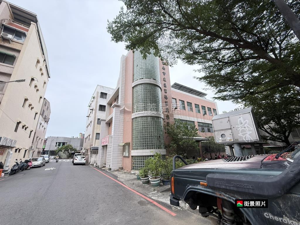 國泰東區朝南３房美寓房屋室內格局與周邊環境