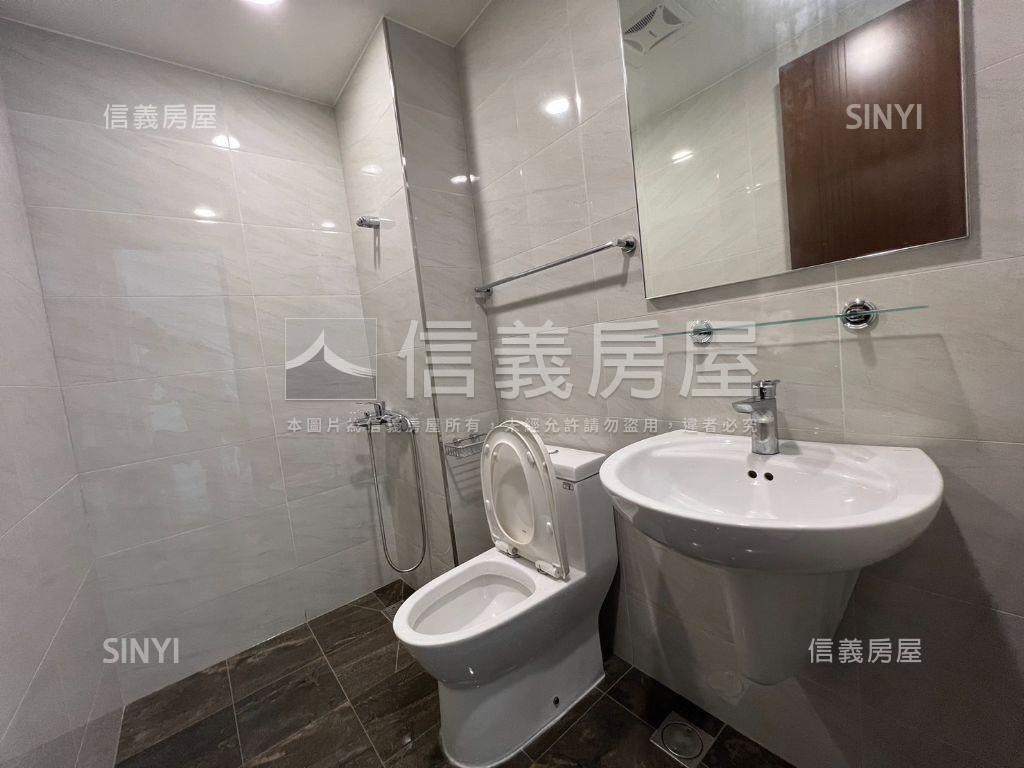 鑫左岸霸景平車宅房屋室內格局與周邊環境