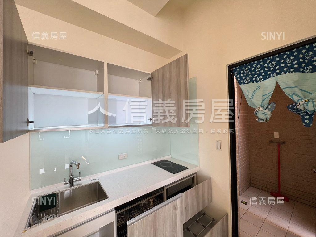 鑫左岸霸景平車宅房屋室內格局與周邊環境