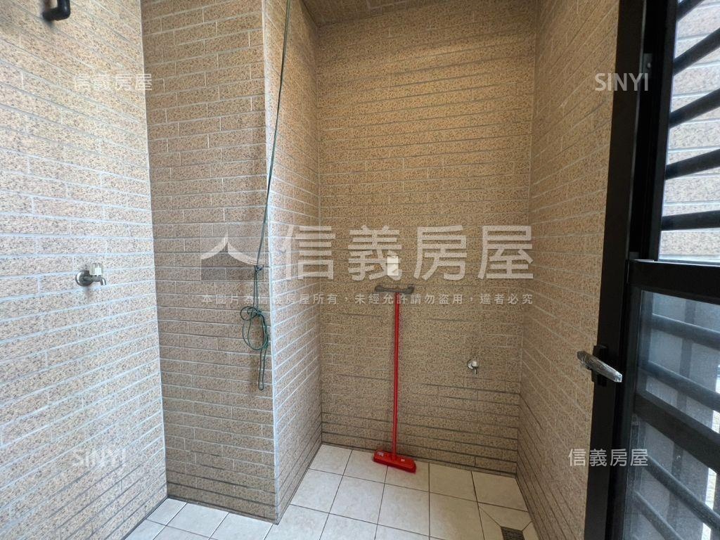 鑫左岸霸景平車宅房屋室內格局與周邊環境