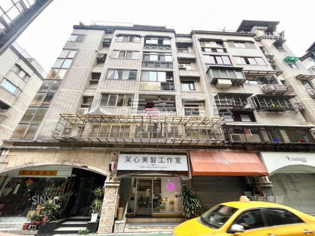 東區仁愛御府店面房屋室內格局與周邊環境