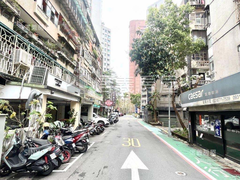 東區仁愛御府店面房屋室內格局與周邊環境