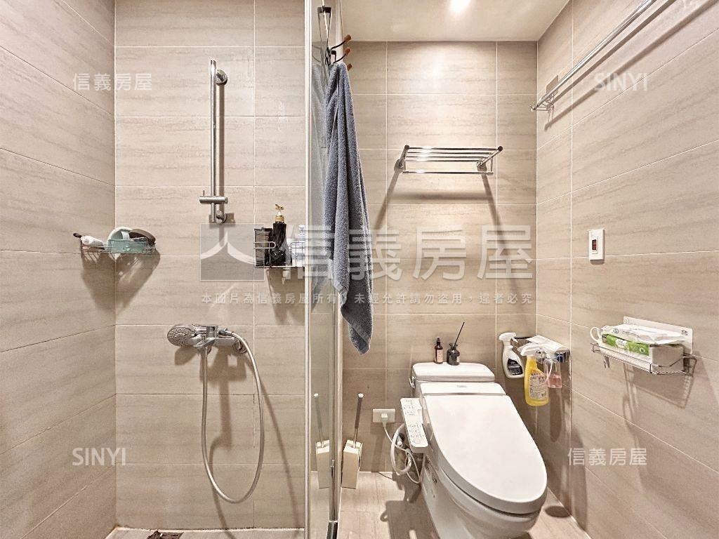 言真２房平面車位房屋室內格局與周邊環境