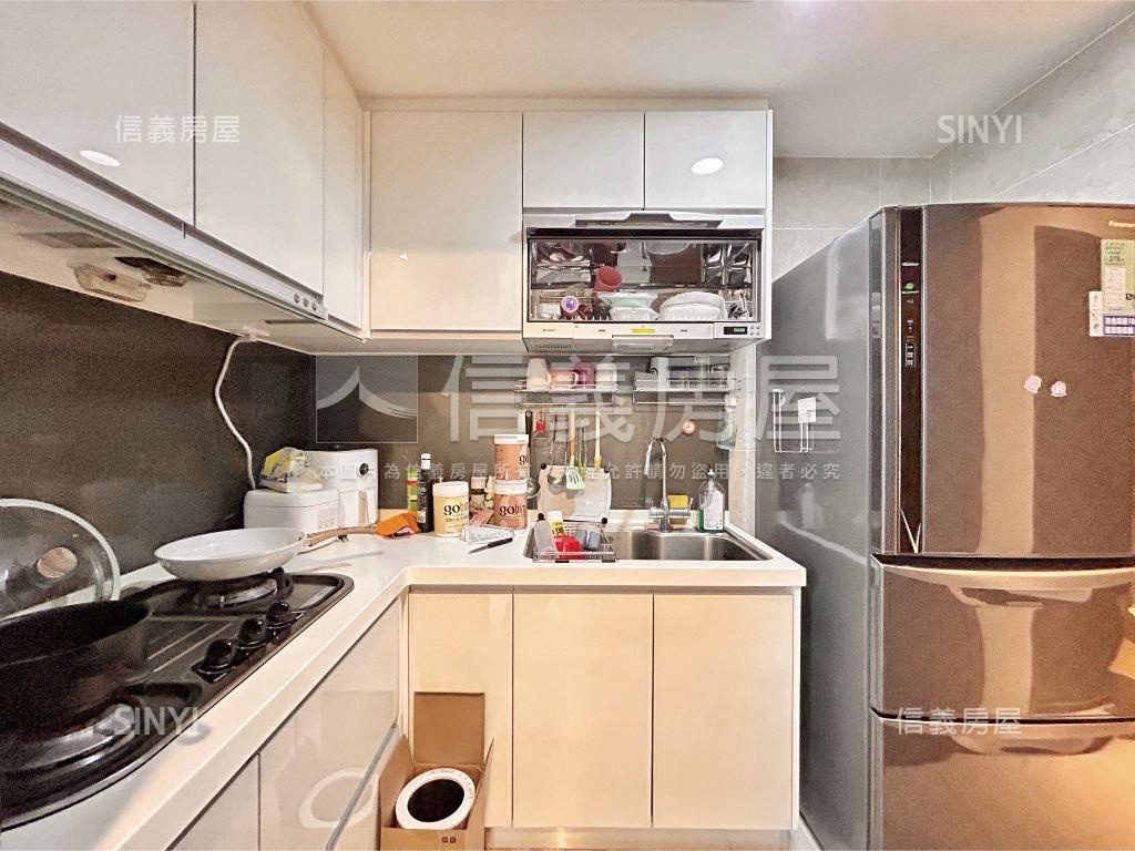 言真２房平面車位房屋室內格局與周邊環境