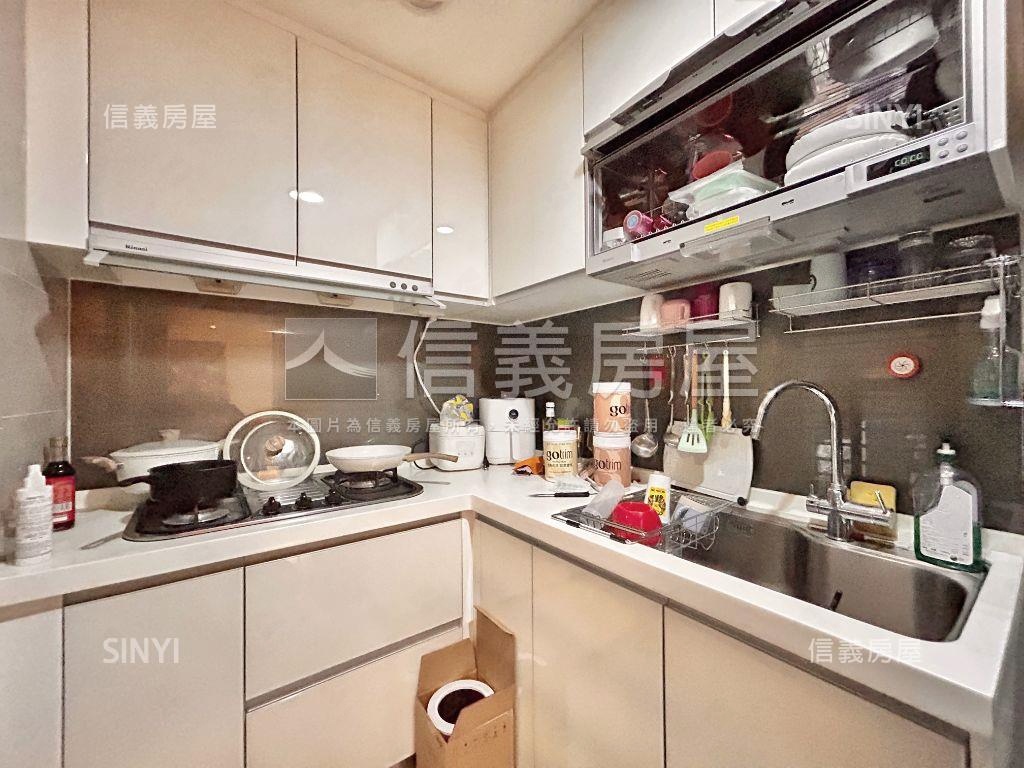 言真２房平面車位房屋室內格局與周邊環境