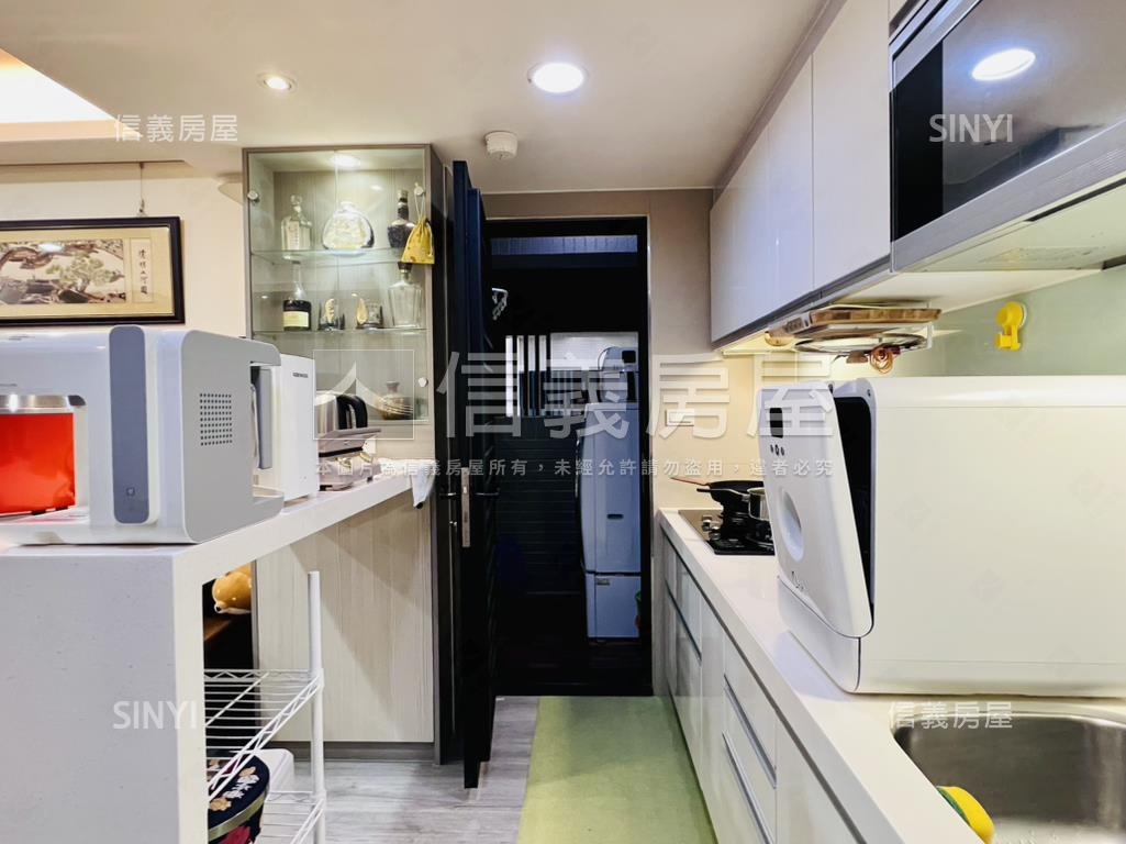 專任★立信鼎峰２＋１房房屋室內格局與周邊環境