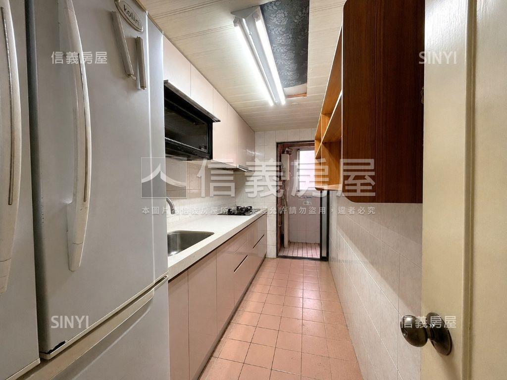 國泰建設富貴龍門三房房屋室內格局與周邊環境