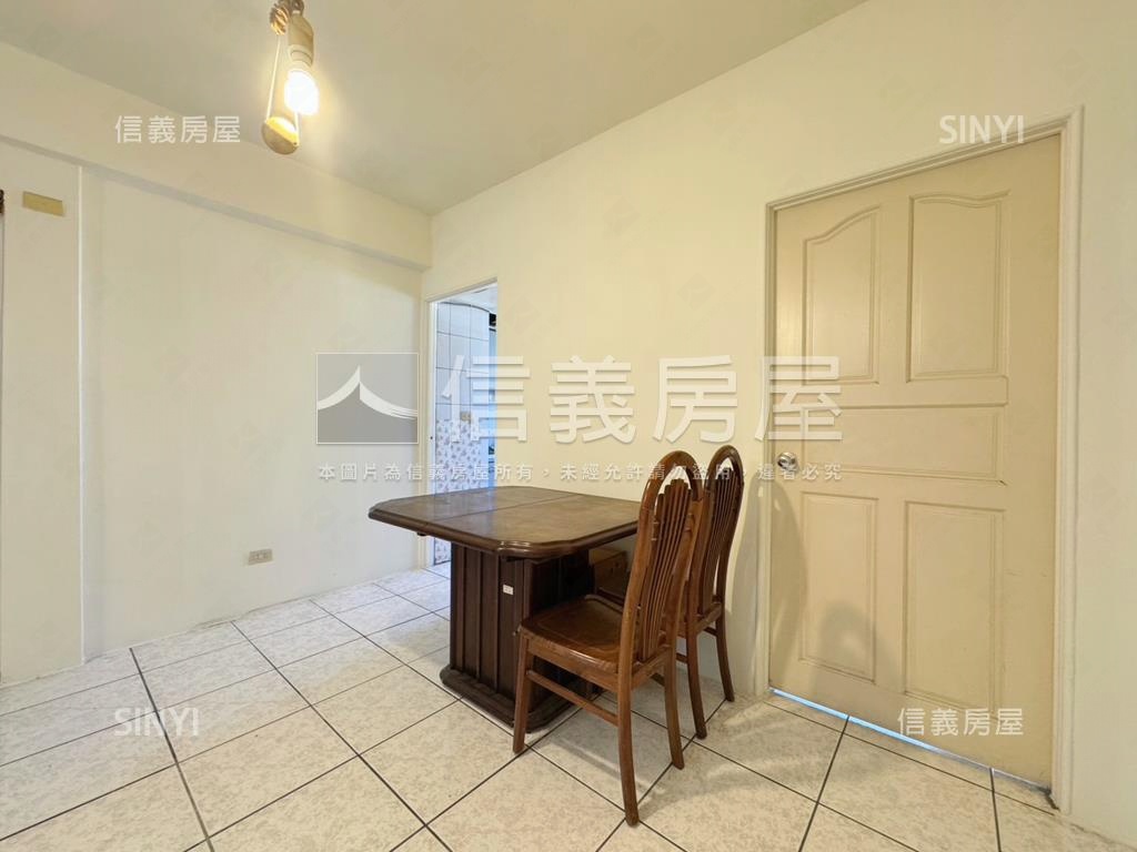 才高八斗次頂樓三房房屋室內格局與周邊環境