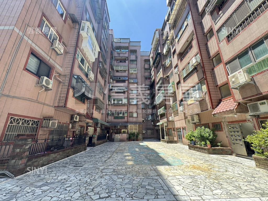 才高八斗次頂樓三房房屋室內格局與周邊環境