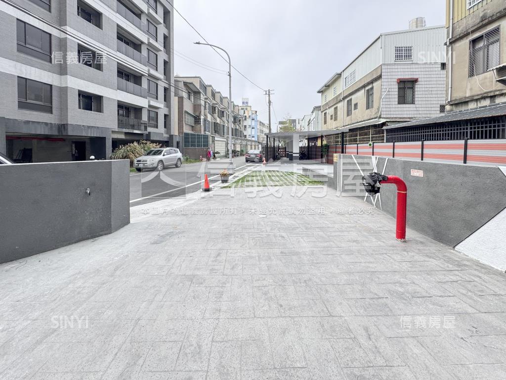 龍山１號兩房車位房屋室內格局與周邊環境