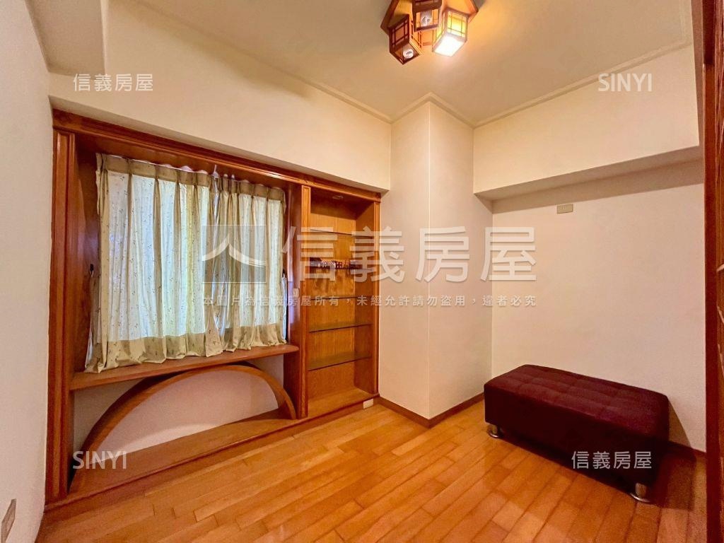 愛河景觀邊間雙採光大四房房屋室內格局與周邊環境