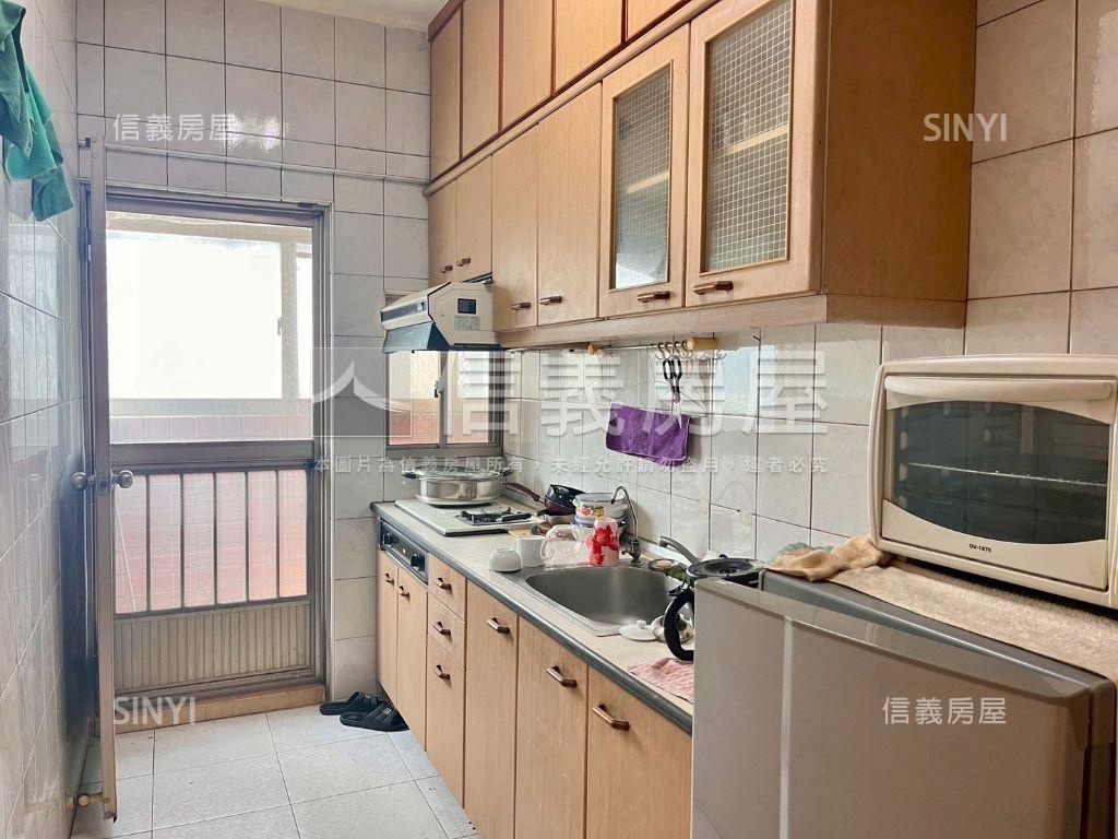 愛河景觀邊間雙採光大四房房屋室內格局與周邊環境