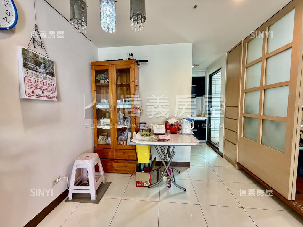 捷運黃線水世紀四房平車房屋室內格局與周邊環境