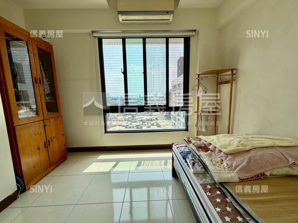 捷運黃線水世紀四房平車房屋室內格局與周邊環境