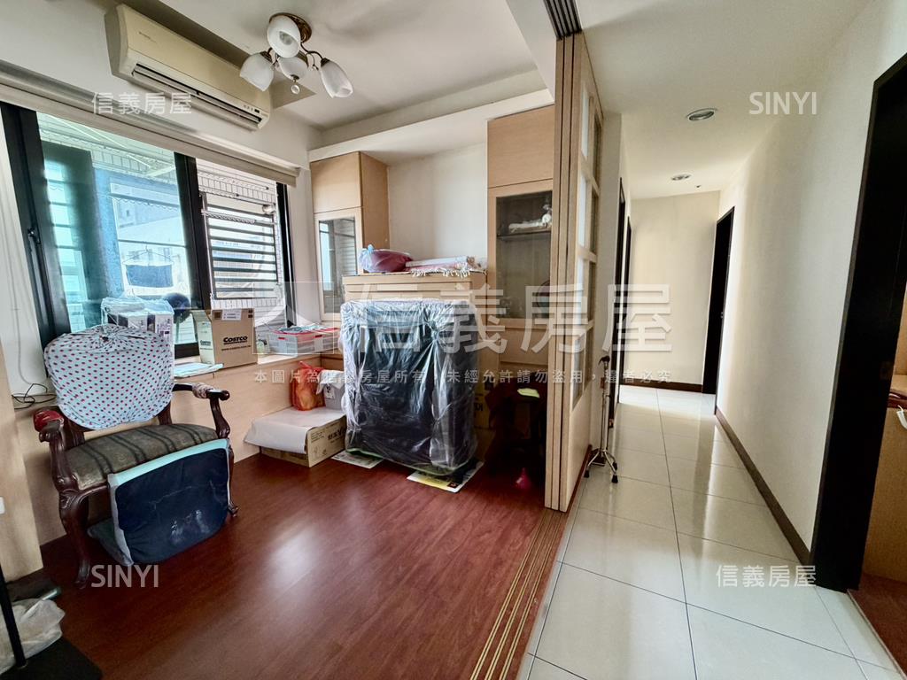 捷運黃線水世紀四房平車房屋室內格局與周邊環境