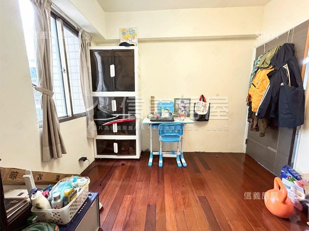 東明路優質三房房屋室內格局與周邊環境