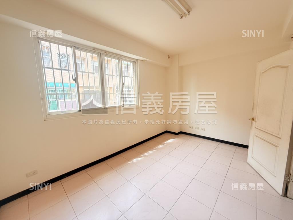 水湳震後臨路別墅房屋室內格局與周邊環境