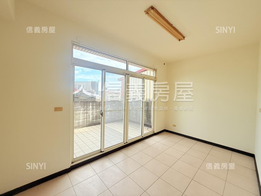 水湳震後臨路別墅房屋室內格局與周邊環境