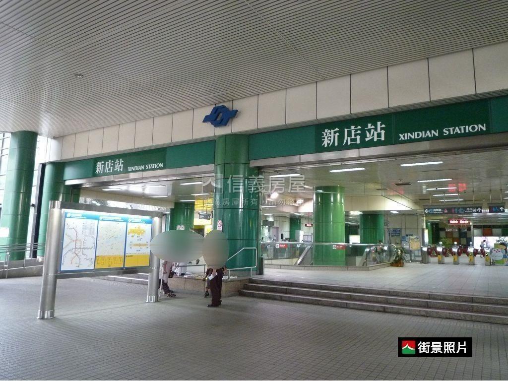 天闊高樓河景美宅房屋室內格局與周邊環境