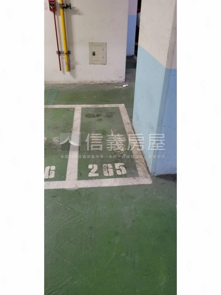 中正路曼哈頓套房＋車位房屋室內格局與周邊環境