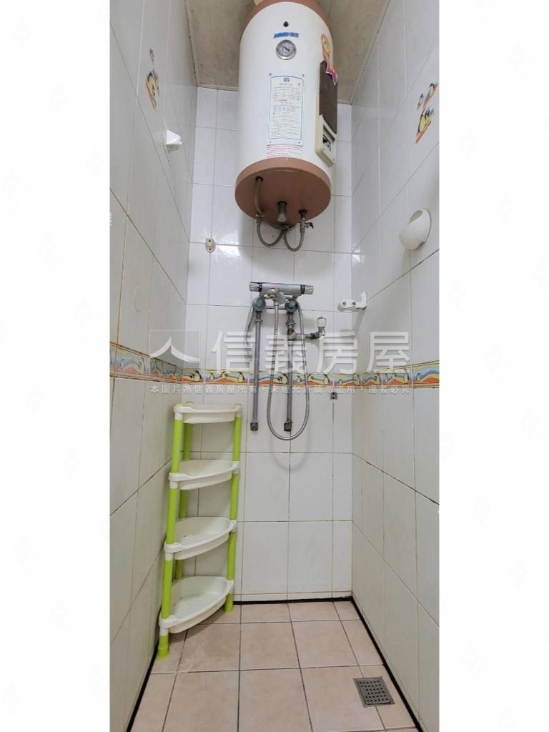 中正路曼哈頓套房＋車位房屋室內格局與周邊環境