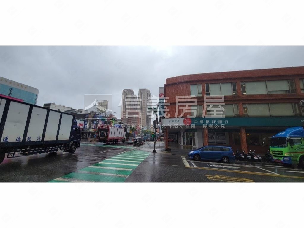 中正路曼哈頓套房＋車位房屋室內格局與周邊環境