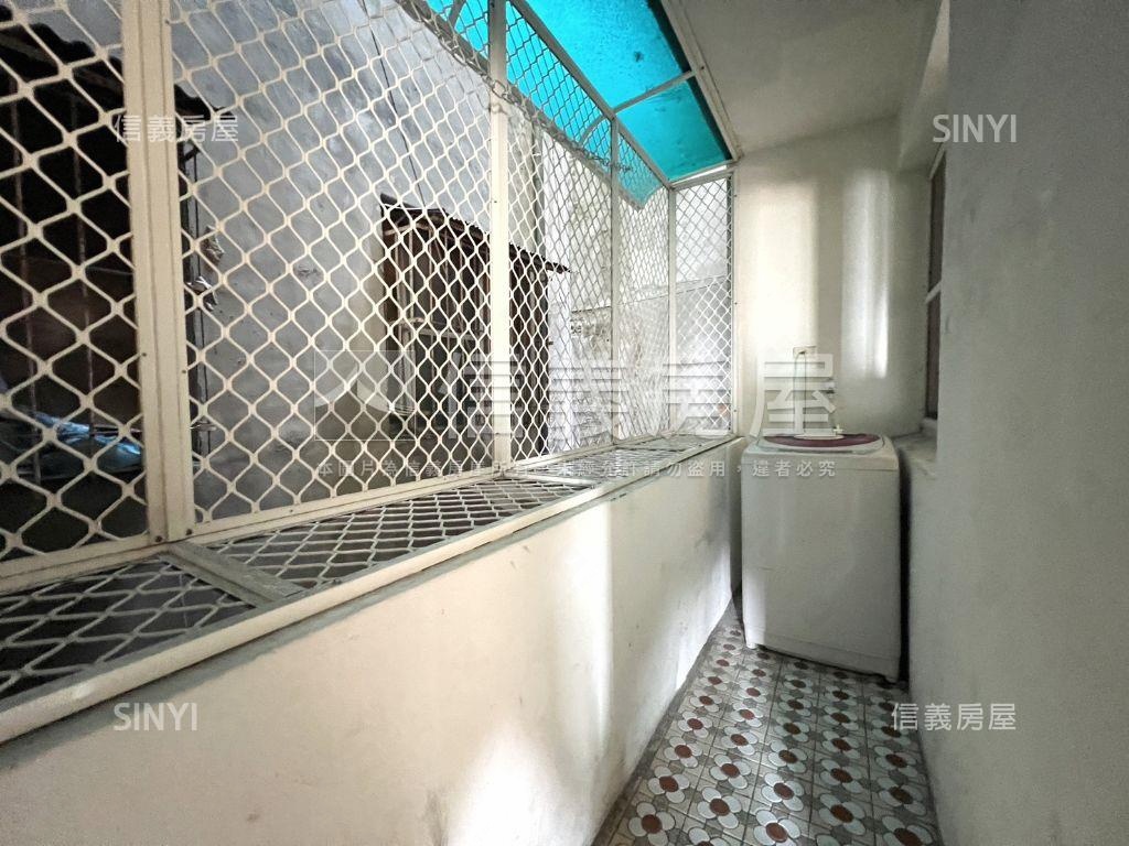 雙捷運‧濱海町房屋室內格局與周邊環境