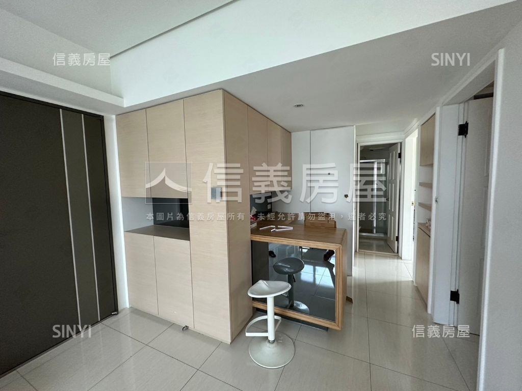 專任南勢兩房雙車位美屋房屋室內格局與周邊環境