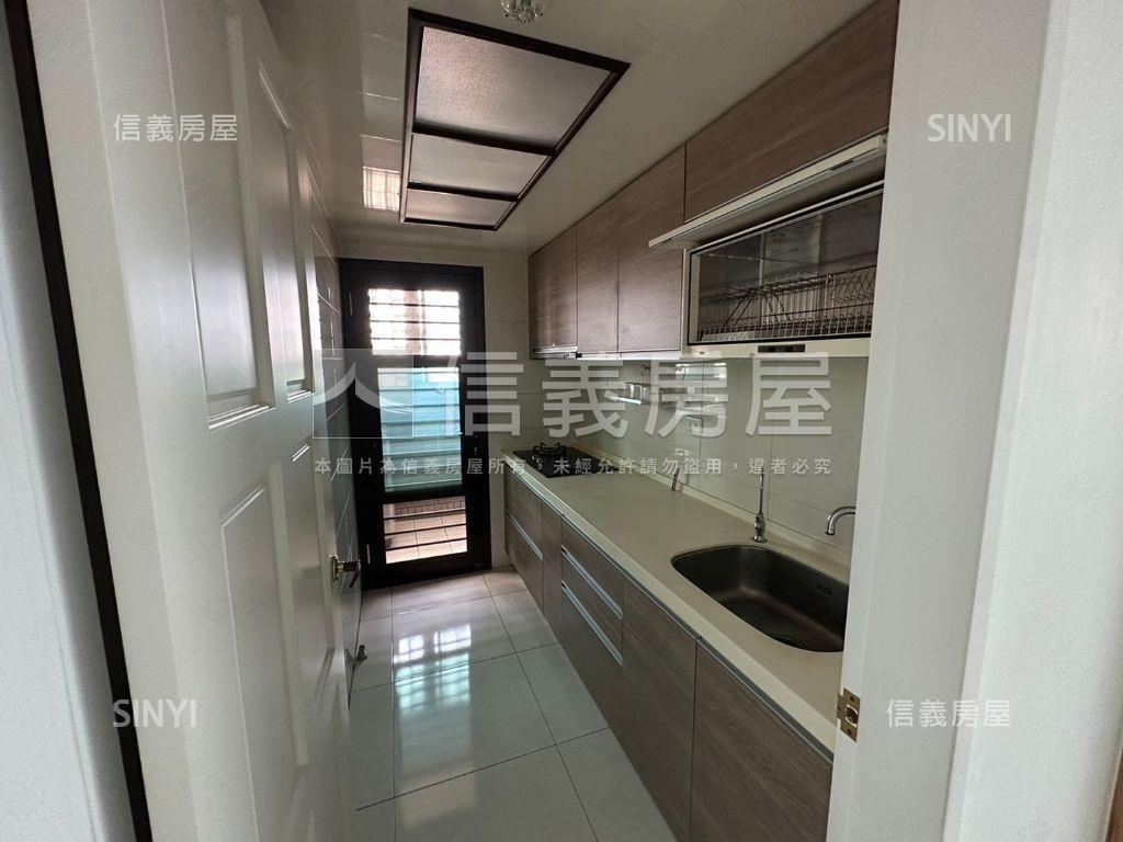 專任南勢兩房雙車位美屋房屋室內格局與周邊環境