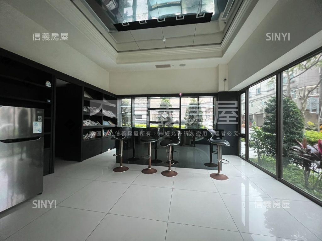 專任南勢兩房雙車位美屋房屋室內格局與周邊環境