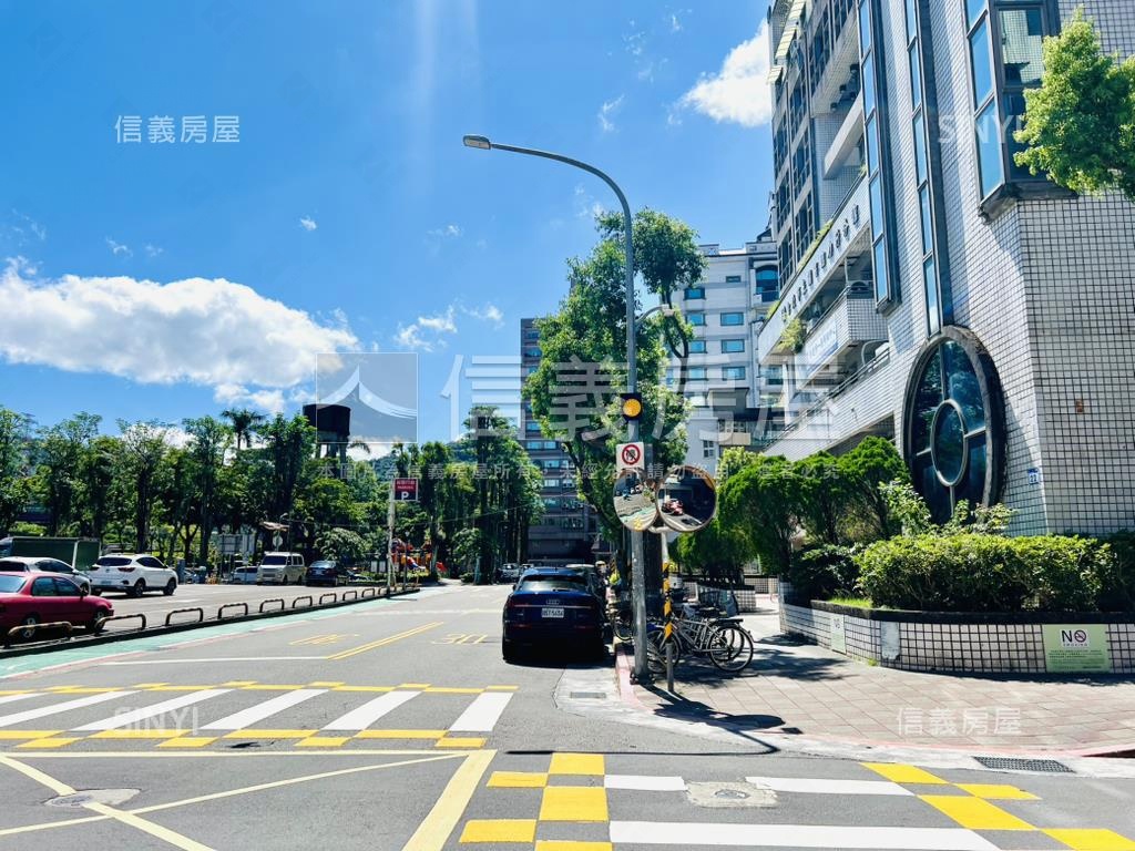 翠堤青境面公園四房車位房屋室內格局與周邊環境