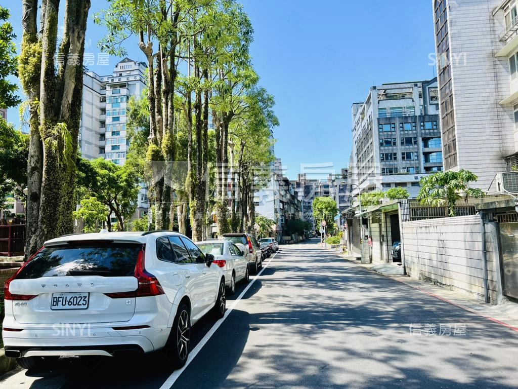 翠堤青境面公園四房車位房屋室內格局與周邊環境