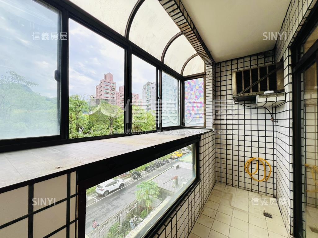 翠堤青境面公園四房車位房屋室內格局與周邊環境