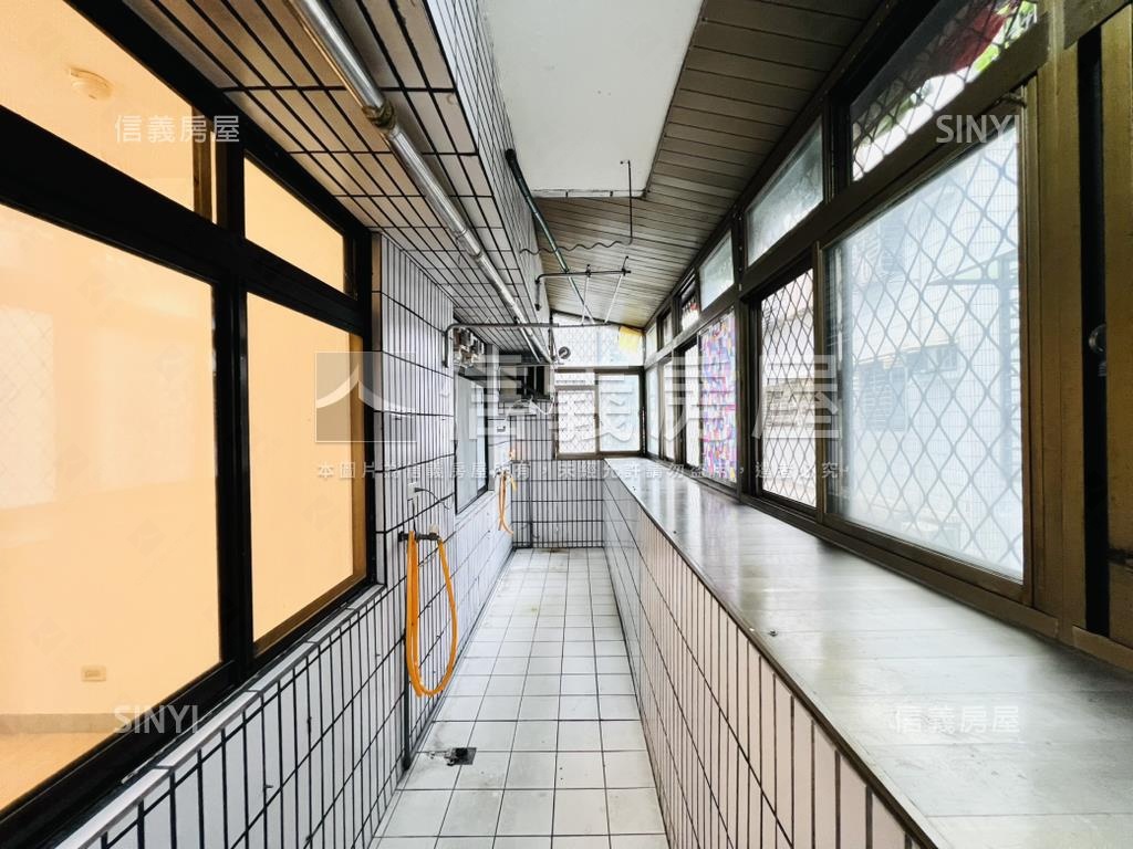 翠堤青境面公園四房車位房屋室內格局與周邊環境