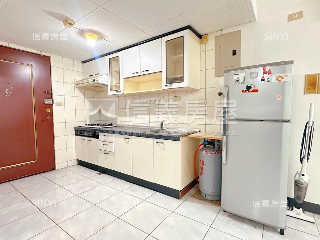 忠孝低總價成家華廈房屋室內格局與周邊環境