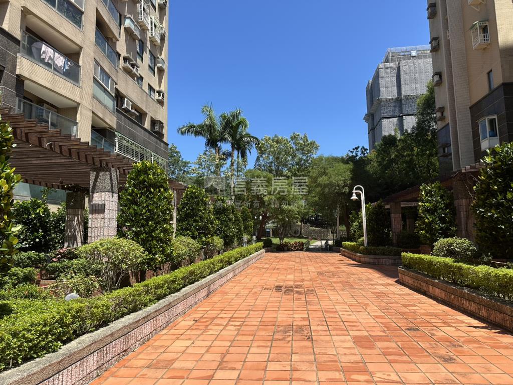 雨農山莊高樓河岸景觀房屋室內格局與周邊環境