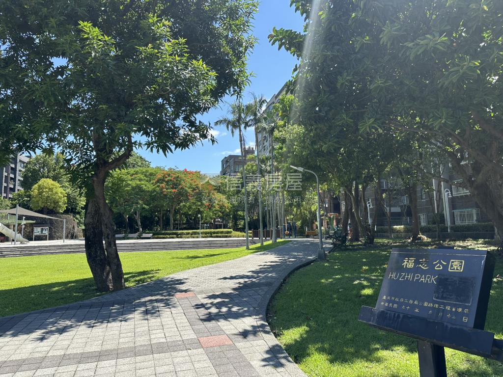 雨農山莊高樓河岸景觀房屋室內格局與周邊環境