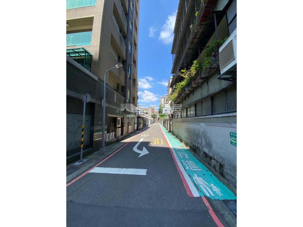 台電光亮角間大三房房屋室內格局與周邊環境