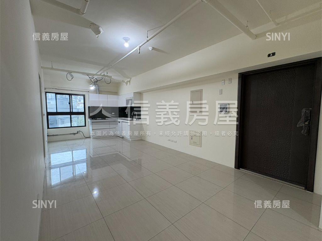 面基隆港約７７坪寬敞空間房屋室內格局與周邊環境