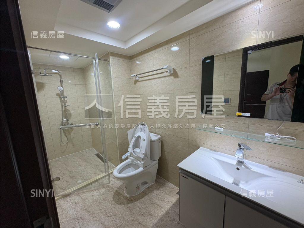 面基隆港約７７坪寬敞空間房屋室內格局與周邊環境