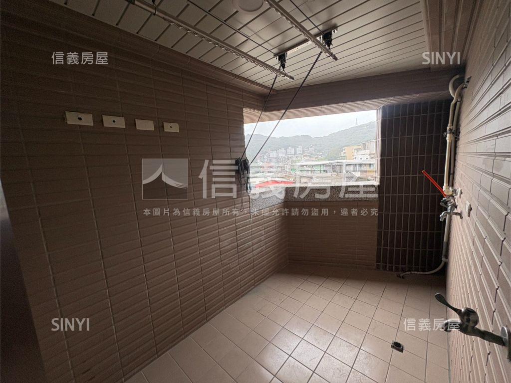 面基隆港約７７坪寬敞空間房屋室內格局與周邊環境