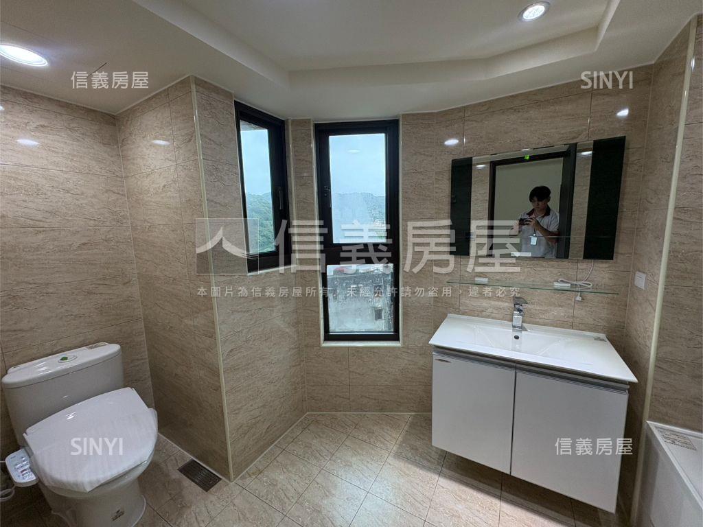 面基隆港約７７坪寬敞空間房屋室內格局與周邊環境