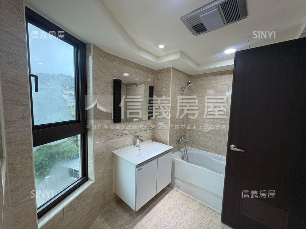 面基隆港約７７坪寬敞空間房屋室內格局與周邊環境