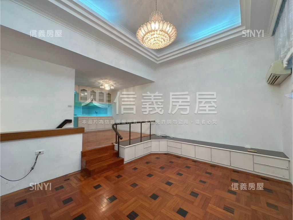 景美豪邸五房坡平車位房屋室內格局與周邊環境