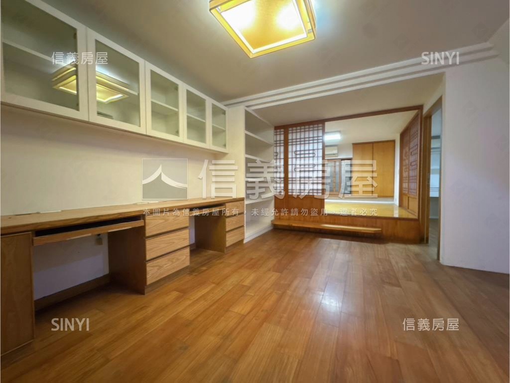 景美豪邸五房坡平車位房屋室內格局與周邊環境