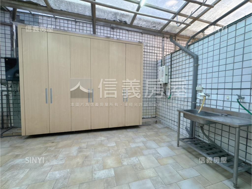 景美豪邸五房坡平車位房屋室內格局與周邊環境